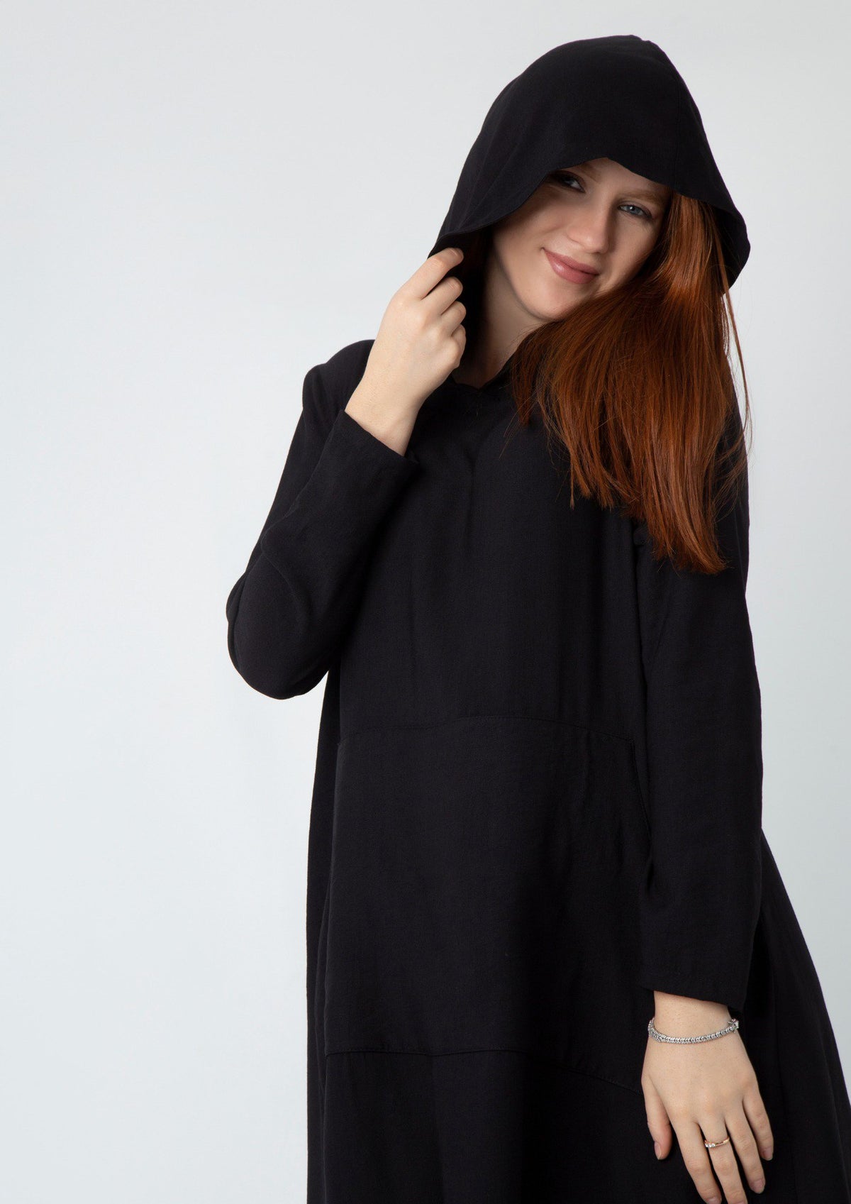 Linen Kaftan with Hoodie & Sweatshirt Pockets – Chic, Lightweight & Practical | Black & Beige