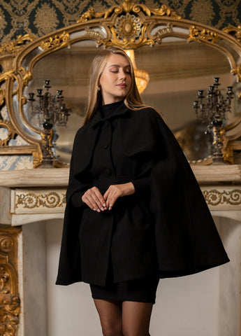 Medi cape | Medi coat with pockets